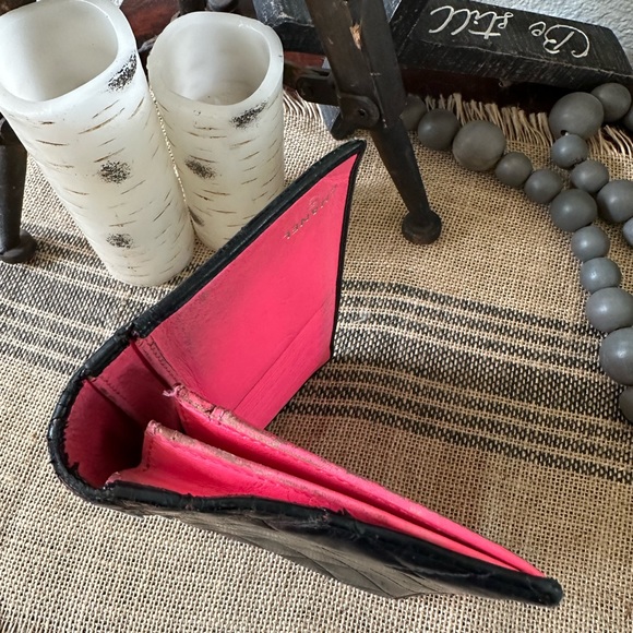 Chanel quilted long wallet (CC logo, likely lambskin or caviar). - Picture 5 of 16